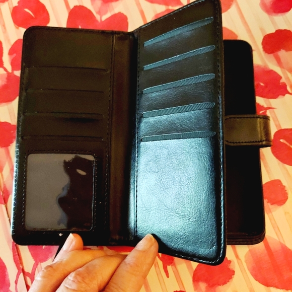 TWO leather cell phone cases - Picture 3 of 8